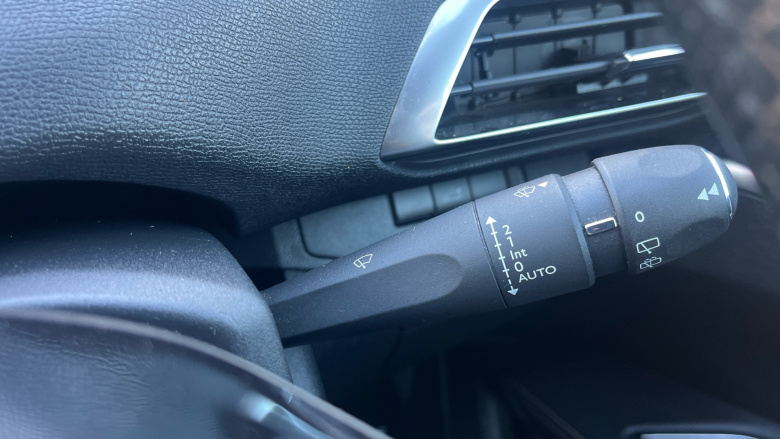 Peugeot 5008 1.5 BlueHDi GT Line Premium 5dr Diesel Estate